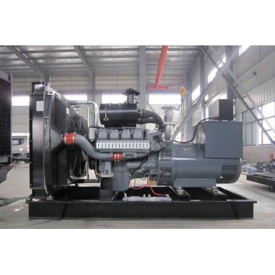 400kw威曼柴油發(fā)電機(jī)組-威曼8缸柴油機(jī)D15A柴油發(fā)電機(jī)組,缸徑/行程：128/142mm,柴油發(fā)電機(jī)組水冷發(fā)動(dòng)機(jī)功率445KW,柴油發(fā)電機(jī)組配套馬拉松斯坦福發(fā)電機(jī)。廠價(jià)直銷(xiāo)歡迎選購(gòu)：13773399855。