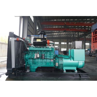 200kw乾能柴油發(fā)電機組-乾能6缸柴油機QN13G280D2柴油發(fā)電機組,缸徑/行程：135/150mm,柴油發(fā)電機組水冷發(fā)動機功率206KW,柴油發(fā)電機組配套馬拉松斯坦福發(fā)電機。廠價直銷歡迎選購：13773399855。