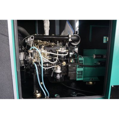 45kw揚(yáng)動柴油發(fā)電機(jī)組-揚(yáng)動4缸柴油機(jī)Y4105ZLD柴油發(fā)電機(jī)組,缸徑/行程：105/118mm,柴油發(fā)電機(jī)組水冷發(fā)動機(jī)功率55KW,柴油發(fā)電機(jī)組配套馬拉松斯坦福發(fā)電機(jī)。廠價(jià)直銷歡迎選購：13773399855。