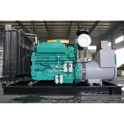 500kw重慶康明斯柴油發(fā)電機(jī)組-重慶康明斯6缸柴油機(jī)KTA19-G4柴油發(fā)電機(jī)組,缸徑/行程：159/159mm,柴油發(fā)電機(jī)組水冷發(fā)動(dòng)機(jī)功率504KW,柴油發(fā)電機(jī)組配套馬拉松斯坦福發(fā)電機(jī)。廠價(jià)直銷歡迎選購(gòu)：13773399855。