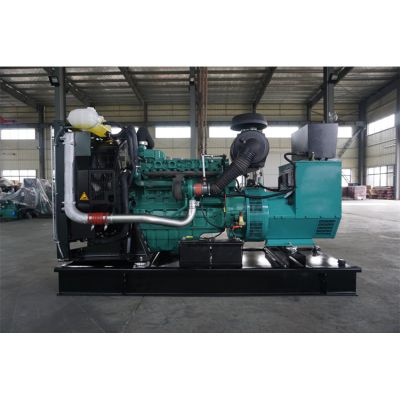 150kw沃爾沃柴油發(fā)電機(jī)組-沃爾沃6缸柴油機(jī)TAD732GE柴油發(fā)電機(jī)組,缸徑/行程：108/130mm,柴油發(fā)電機(jī)組水冷發(fā)動(dòng)機(jī)功率160KW,柴油發(fā)電機(jī)組配套馬拉松斯坦福發(fā)電機(jī)。廠價(jià)直銷歡迎選購：13773399855。