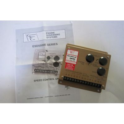 6端子接直流24V（特殊訂貨12V）電源，可利用發(fā)動(dòng)機(jī)的控制電瓶、起動(dòng)電瓶或采用其它穩(wěn)壓及非穩(wěn)壓電源供電，但要保證系統(tǒng)的峰值功耗和電壓波動(dòng)范圍的要求。當(dāng)采用起動(dòng)電瓶供電時(shí)，必須設(shè)置充電裝置以保證電瓶電量充足。在發(fā)動(dòng)機(jī)起動(dòng)時(shí)，電瓶短時(shí)間的輸出電壓跌落不會(huì)影響調(diào)速器正常工作。轉(zhuǎn)速控制器正電源端（6腳）通過(guò)電源開(kāi)關(guān)（或停機(jī)開(kāi)關(guān)）、必要時(shí)可加保險(xiǎn)絲串連直接接至24V電瓶正極，即直接從電瓶正極取電。轉(zhuǎn)速控制器負(fù)電源端（5腳）必須從電瓶負(fù)極直接引線。如果電源負(fù)極需接地，則電源負(fù)極在電瓶負(fù)極端接大地，不能從控制器負(fù)極（