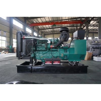 120kw沃爾沃柴油發(fā)電機(jī)組-沃爾沃6缸柴油機(jī)TAD731GE柴油發(fā)電機(jī)組,缸徑/行程：108/130mm,柴油發(fā)電機(jī)組水冷發(fā)動(dòng)機(jī)功率133KW,柴油發(fā)電機(jī)組配套馬拉松斯坦福發(fā)電機(jī)。廠價(jià)直銷歡迎選購：13773399855。