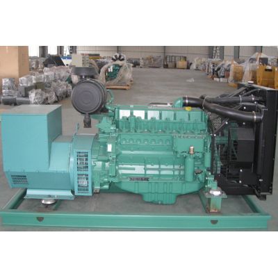 120kw大連道依茨柴油發(fā)電機(jī)組-大連道依茨6缸柴油機(jī)BF6M1013EC柴油發(fā)電機(jī)組,缸徑/行程：108/130mm,柴油發(fā)電機(jī)組水冷發(fā)動(dòng)機(jī)功率153KW,柴油發(fā)電機(jī)組配套馬拉松斯坦福發(fā)電機(jī)。廠價(jià)直銷歡迎選購(gòu)：13773399855。