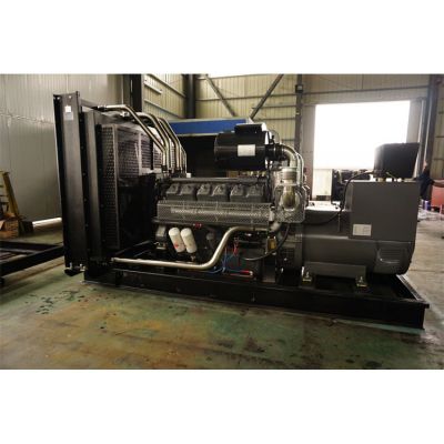 600kw無(wú)錫動(dòng)力柴油發(fā)電機(jī)組-無(wú)錫動(dòng)力12缸柴油機(jī)WD287TAD58柴油發(fā)電機(jī)組,缸徑/行程：138/160mm,柴油發(fā)電機(jī)組水冷發(fā)動(dòng)機(jī)功率638KW,柴油發(fā)電機(jī)組配套馬拉松斯坦福發(fā)電機(jī)。廠價(jià)直銷(xiāo)歡迎選購(gòu)：13773399855。