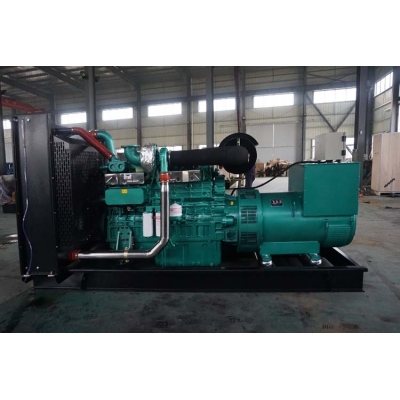 400KW玉柴柴油發(fā)電機(jī)組-玉柴6缸柴油機(jī)YC6T660-D31柴油發(fā)電機(jī)組缸徑/行程：145/165mm,柴油發(fā)電機(jī)組水冷發(fā)動(dòng)機(jī)功率485KW,柴油發(fā)電機(jī)組配套馬拉松斯坦福發(fā)電機(jī)。廠價(jià)直銷歡迎選購(gòu)：13773399855。